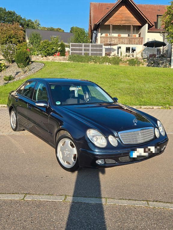 Schwarz Gebraucht 2003 Mercedes E240 Limousine | 4.000 € (Guter Preis) - Bild 1/4