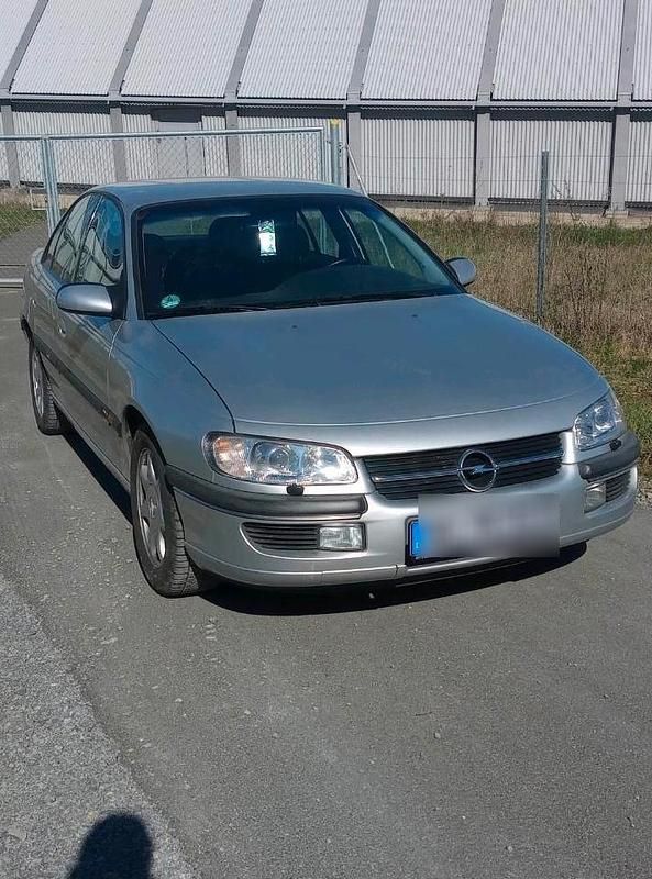 Silber Gebraucht 1997 Opel Omega Limousine | 2.300 € (Fairer Preis) - Bild 1/4