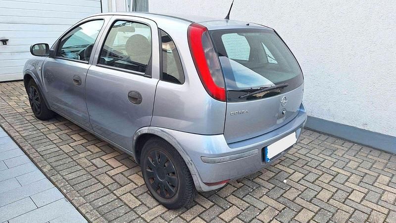 Silber Gebraucht 2004 Opel Corsa Kleinwagen | 695 € (Superpreis) - Bild 1/4