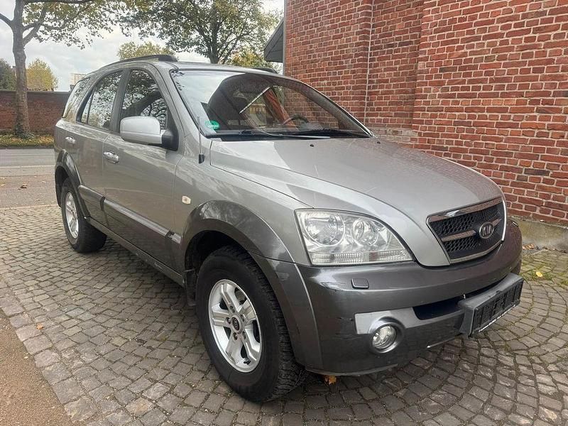 Silber Gebraucht 2002 Kia Sorento 2 SUV | 2.450 € (Fairer Preis) - Bild 1/4