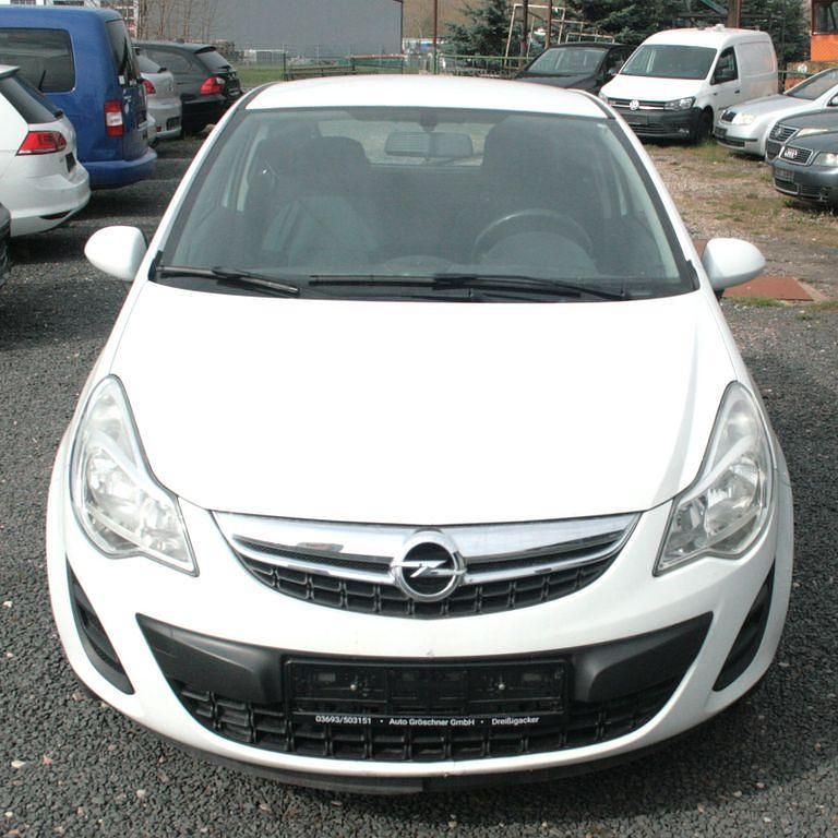 Gebraucht Opel Corsa Selection 69 PS (50 kW) 2012 Weiß Kleinwagen