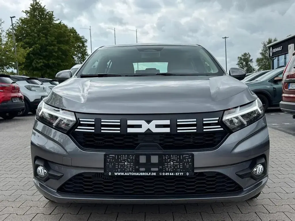 Gebraucht Dacia Sandero Expression 91 PS (66 kW) 2025 Grau Limousine