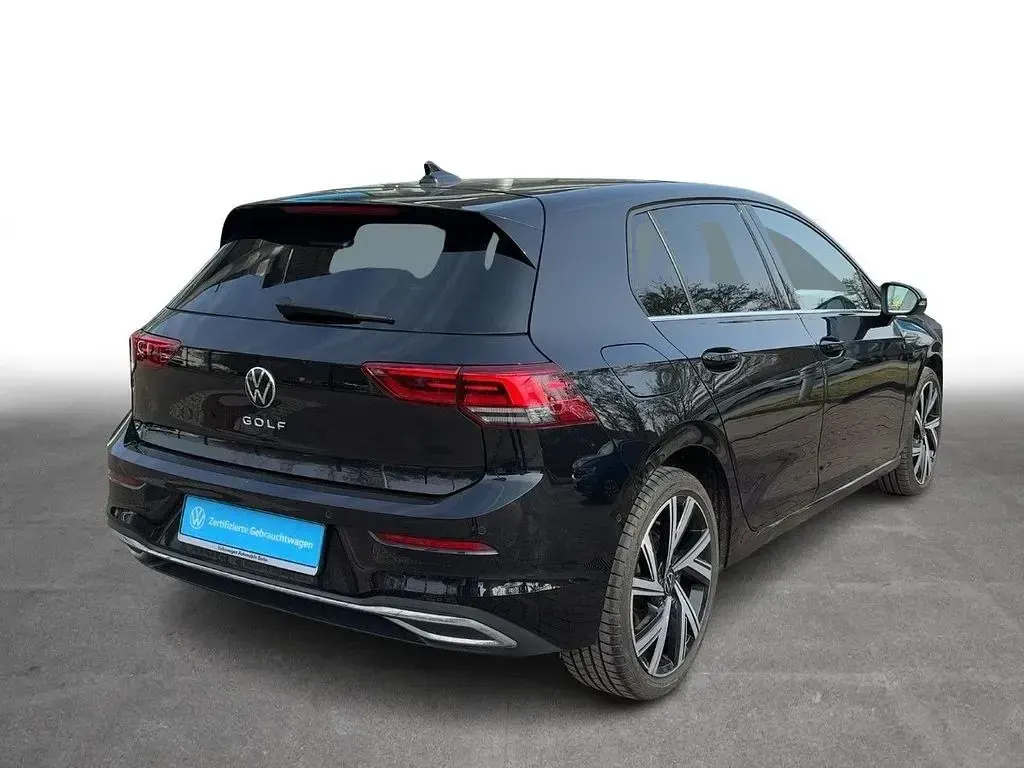 Gebraucht VW Golf VIII Style 190 PS (139 kW) 2022 Deep black perleffekt Limousine