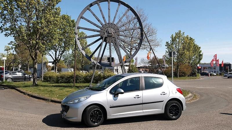 Silber Gebraucht 2009 Peugeot 207 Limousine | 4.259 € (Teuer) - Bild 1/3