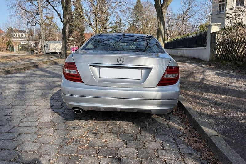 Gebraucht Mercedes C220 170 PS (125 kW) 2013 Silber Coupé