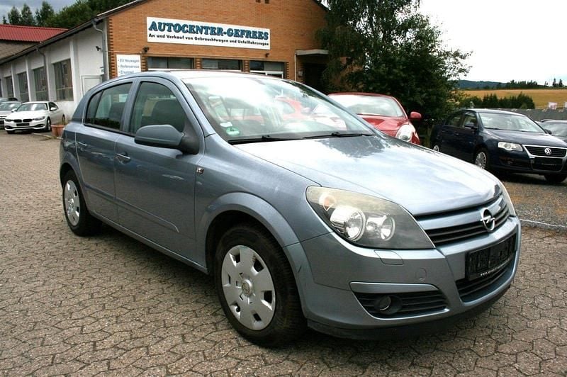 Gebraucht Opel Astra Edition 90 PS (66 kW) 2005 Silber Limousine