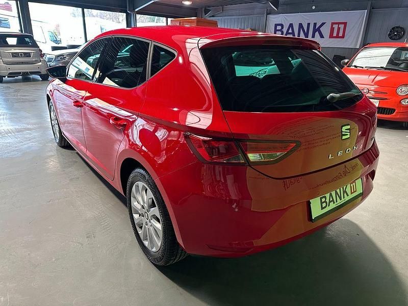Gebraucht Seat Leon Style 110 PS (80 kW) 2016 Rot Limousine