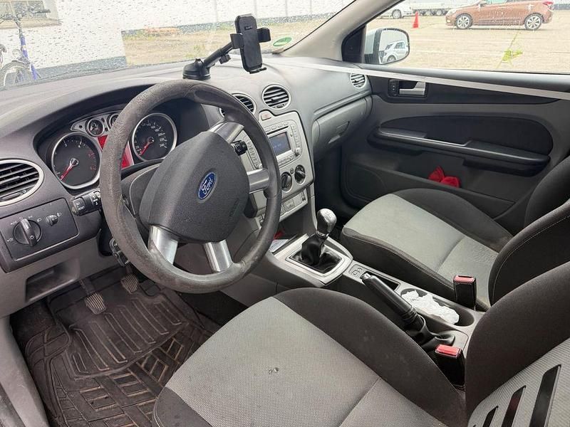 Usata Ford Focus 109 CV (80 kW) 2010 Argento Berlina