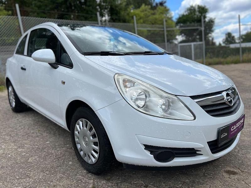 Weiß Gebraucht 2009 Opel Corsa Selection Coupé | 3.499 € (Fairer Preis) - Bild 1/4