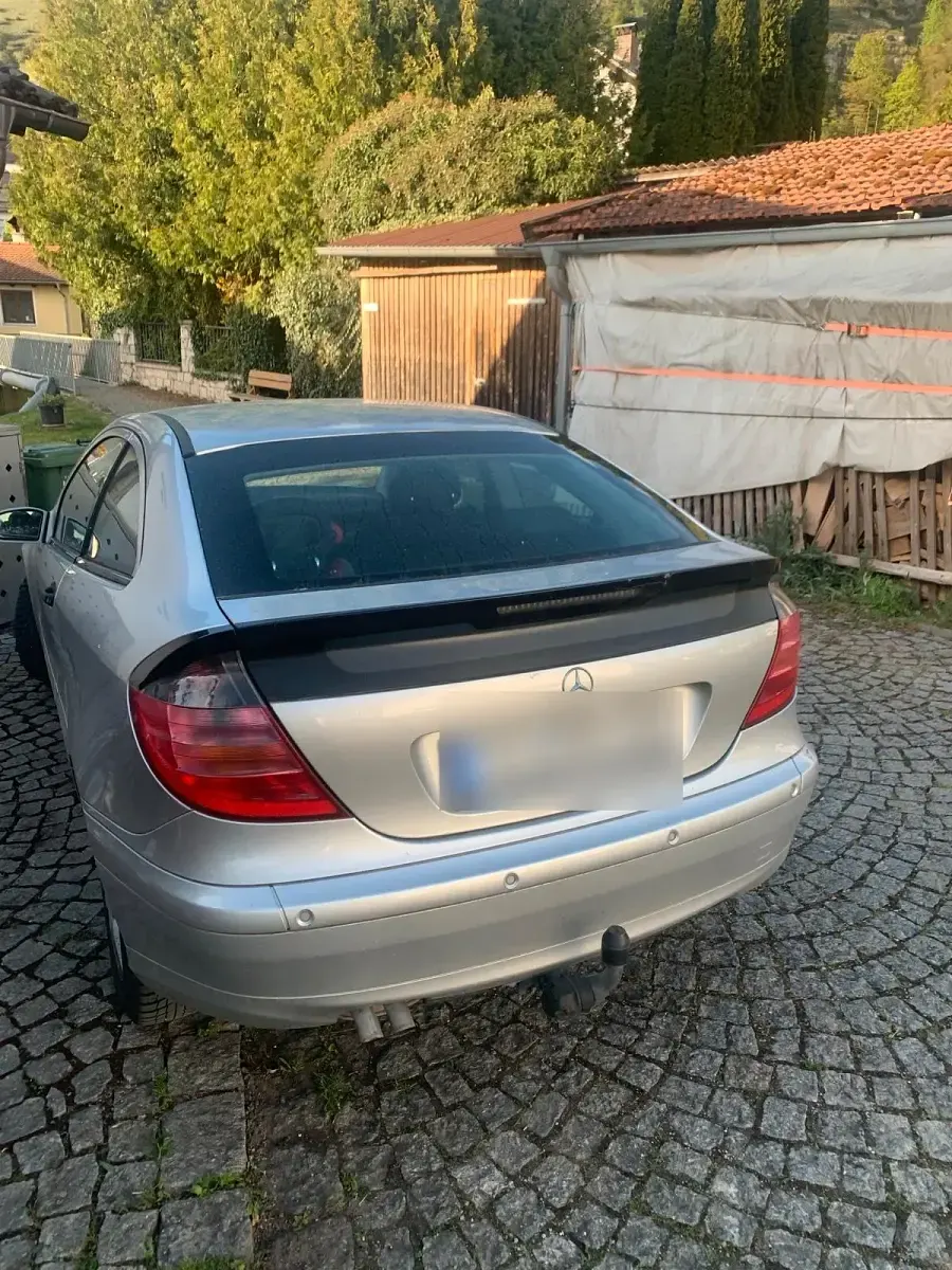 Gebraucht Mercedes C200 163 PS (119 kW) 2002 Silber Coupé