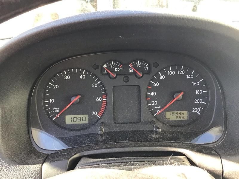 Gebraucht VW Golf IV 75 PS (55 kW) 2000 Silber Kleinwagen