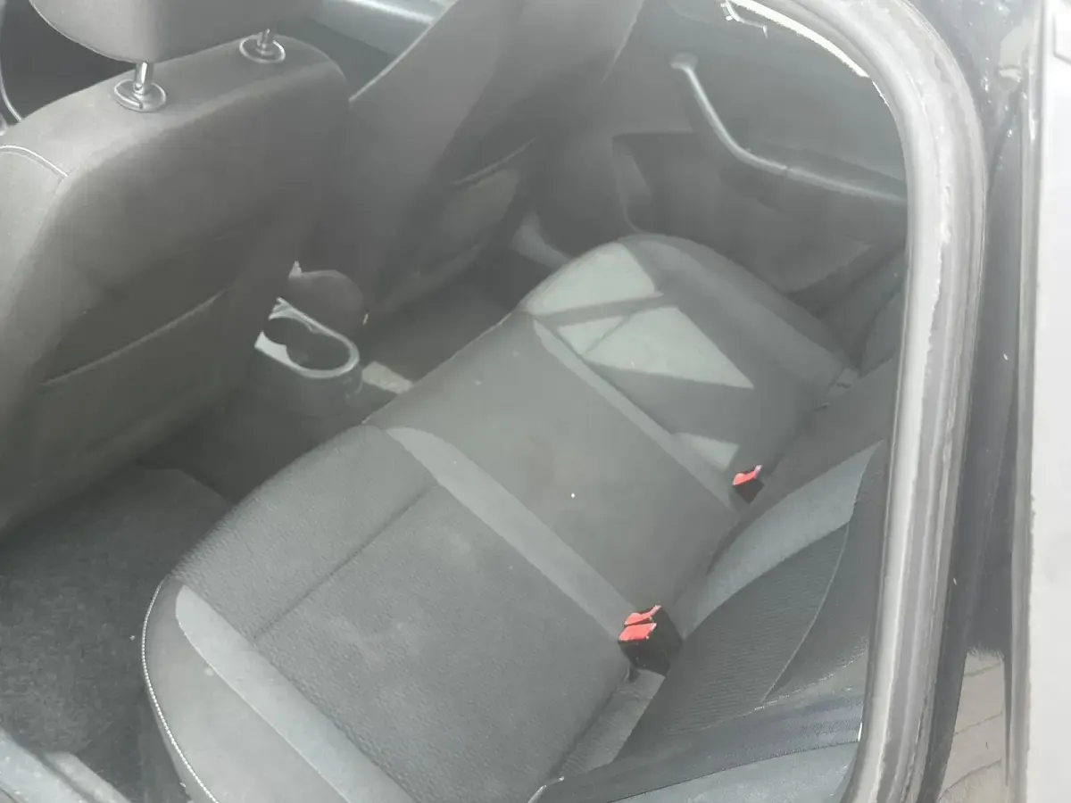 Gebraucht Skoda Rapid 90 PS (66 kW) 2014 Schwarz Kleinwagen