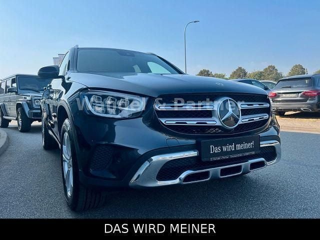 Grau graphitgrau metallic Gebraucht 2021 Mercedes GLC300e SUV | 33.000 € (Etwas zu teuer) - Bild 1/4