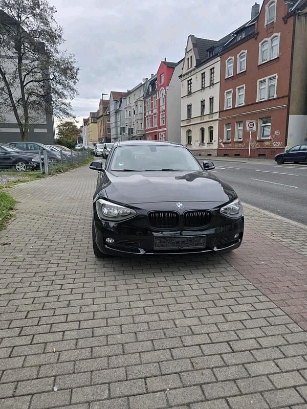Gebraucht BMW 118 143 PS (105 kW) 2014 Schwarz Kleinwagen