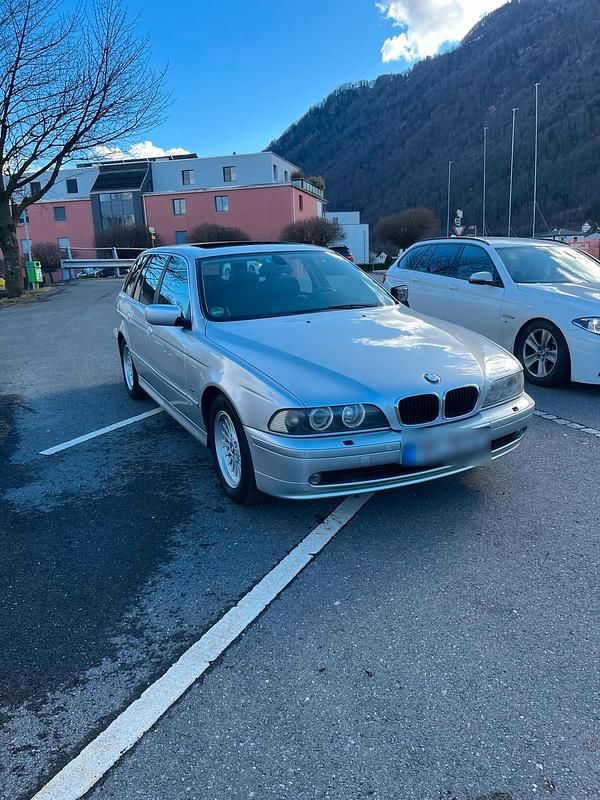 Gebraucht BMW 530 193 PS (141 kW) 2003 Silber Kombi
