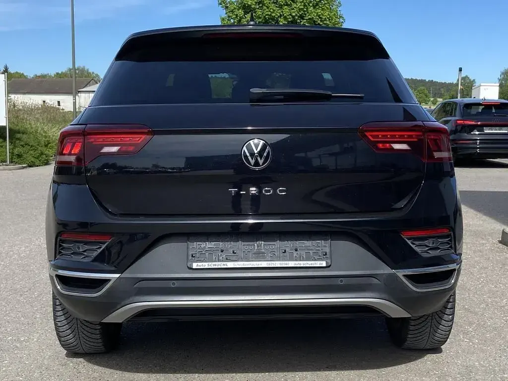 Second-hand VW T-Roc Active 150 CP (110 kW) 2022 Negru SUV