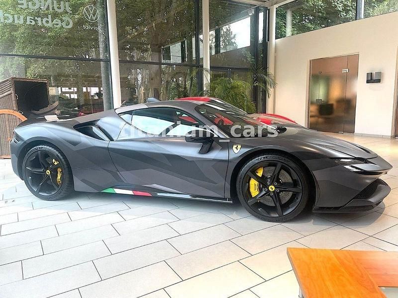 Gebraucht Ferrari SF90 780 PS (573 kW) 2024 Grau