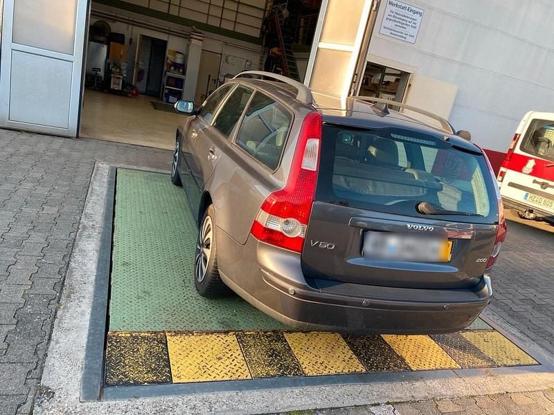 Gebraucht Volvo V50 136 PS (100 kW) 2006 Grau Kombi