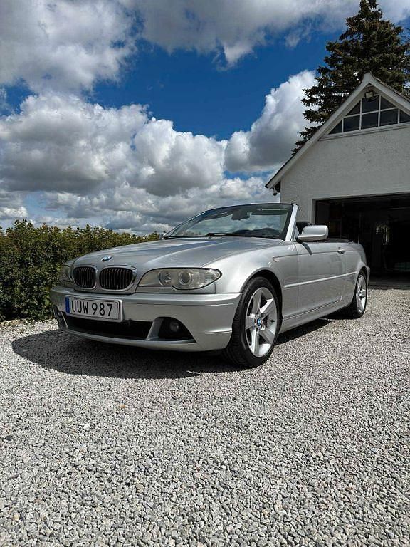 Silber Gebraucht 2004 BMW 330 Cabriolet Sport Line Cabrio | 13.750 € (Fairer Preis) - Bild 1/4