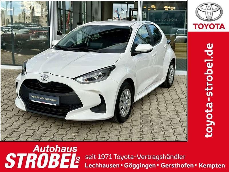 Schneeweiß Gebraucht 2022 Toyota Yaris Comfort Kleinwagen | 14.480 € (Fairer Preis) - Bild 1/4