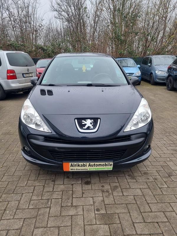 Grau Gebraucht 2009 Peugeot 206+ Kleinwagen | 3.000 € (Fairer Preis) - Bild 1/4