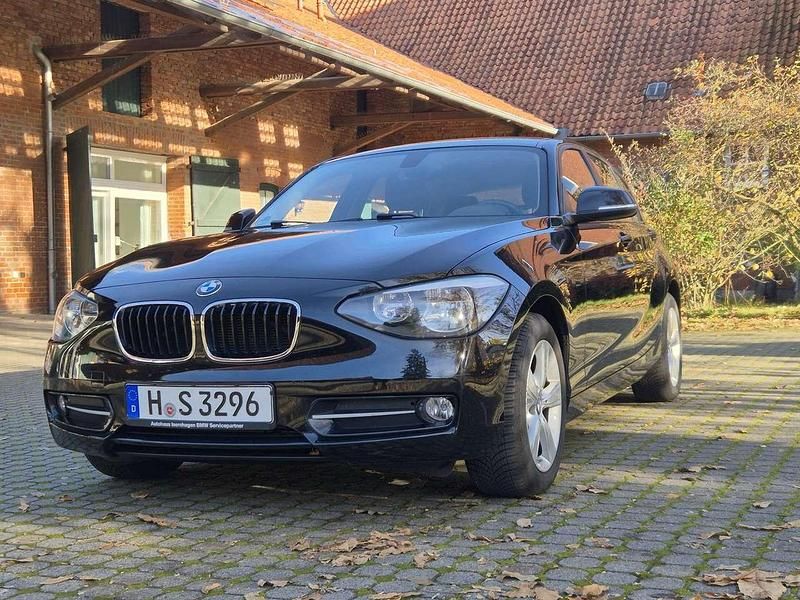 Schwarz Gebraucht 2014 BMW 116 Kleinwagen | 8.900 € (Fairer Preis) - Bild 1/4