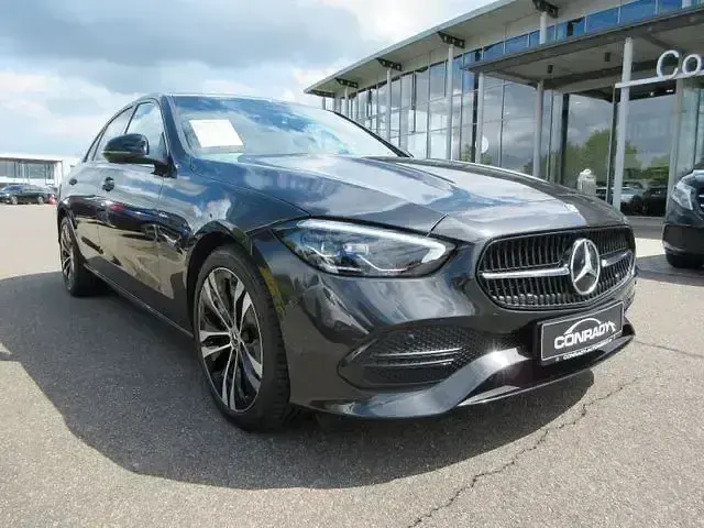 Gebraucht Mercedes C200 Avantgarde 204 PS (150 kW) 2023 Grau Limousine