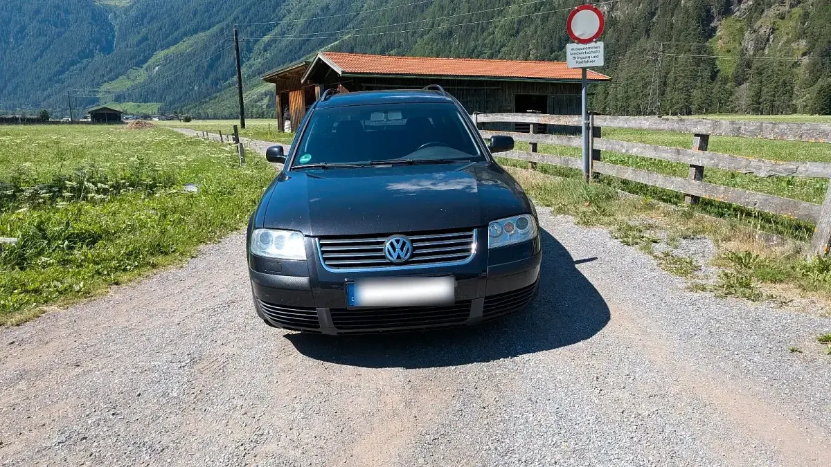 Gebraucht VW Passat 130 PS (95 kW) 2003 Schwarz Kombi