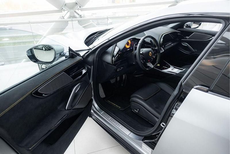 Gebraucht Ferrari Purosangue 725 PS (533 kW) 2025 Grau SUV