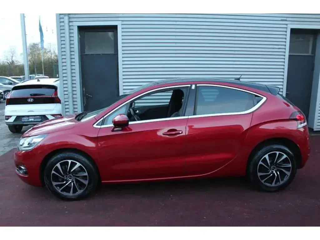 Gebraucht Citroën DS4 150 PS (110 kW) 2016 Rouge rubi Kleinwagen