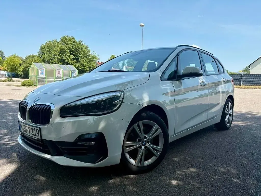 Gebraucht BMW 218 Active Tourer 150 PS (110 kW) 2021 Weiß Van / Kleinbus