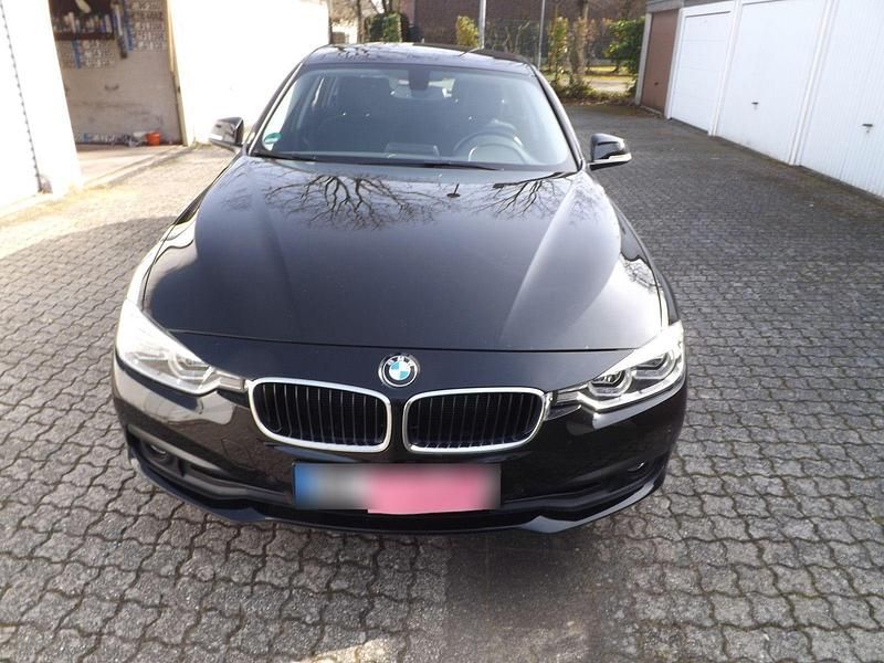 Gebraucht BMW 320 Advantage 190 PS (139 kW) 2018 Schwarz Kombi