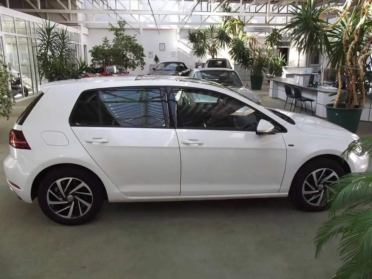 Gebraucht VW Golf VII Join 150 PS (110 kW) 2019 Oryxwhite perlmutteffekt Kleinwagen