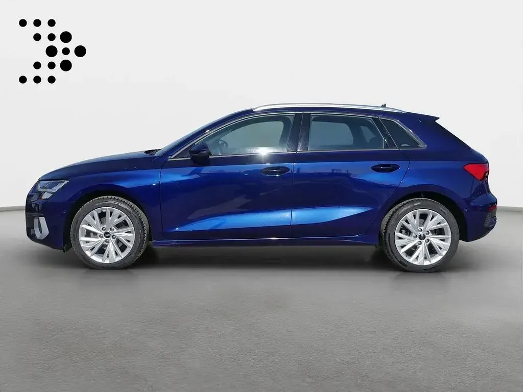 Gebraucht Audi A3 Advanced Plus 150 PS (110 kW) 2023 Navarrablau metallic Limousine