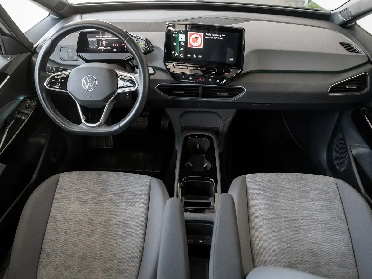Second-hand VW ID.3 Pure 110 kW (150 CP) 2022 Negru Hatchback