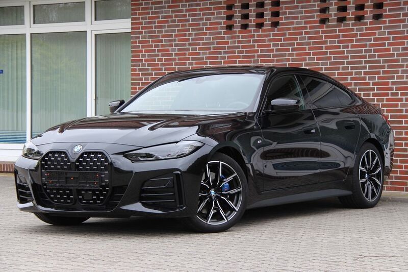 Black sapphire metallic Gebraucht 2024 BMW 420 Gran Coupé M Sport Coupé | 43.900 € (Fairer Preis) - Bild 1/4