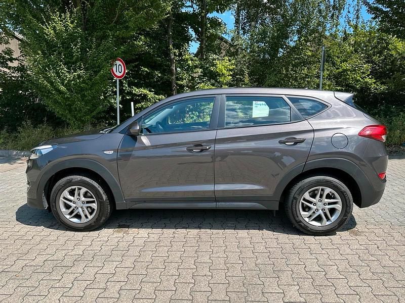 Gebraucht Hyundai Tucson 132 PS (97 kW) 2016 Grau SUV