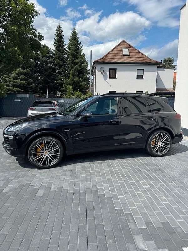 Schwarz Gebraucht 2015 Porsche Cayenne S SUV | 41.500 € - Bild 1/4