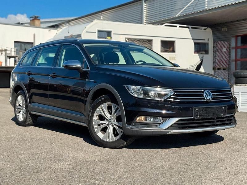Schwarz Gebraucht 2018 VW Passat Alltrack Kombi | 16.700 € (Superpreis) - Bild 1/4
