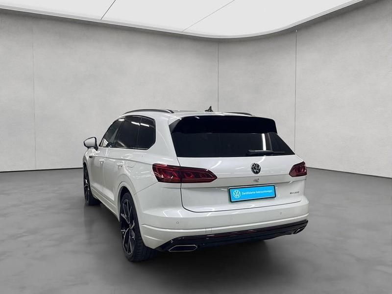 Gebraucht VW Touareg R 462 PS (339 kW) 2021 Oryxwhite perlmutteffekt SUV