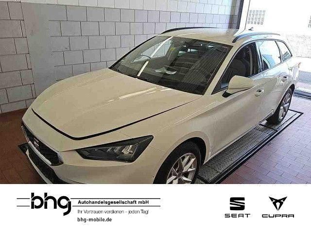 Weiß Gebraucht 2022 Seat Leon Style Limousine | 23.830 € (Etwas zu teuer) - Bild 1/2