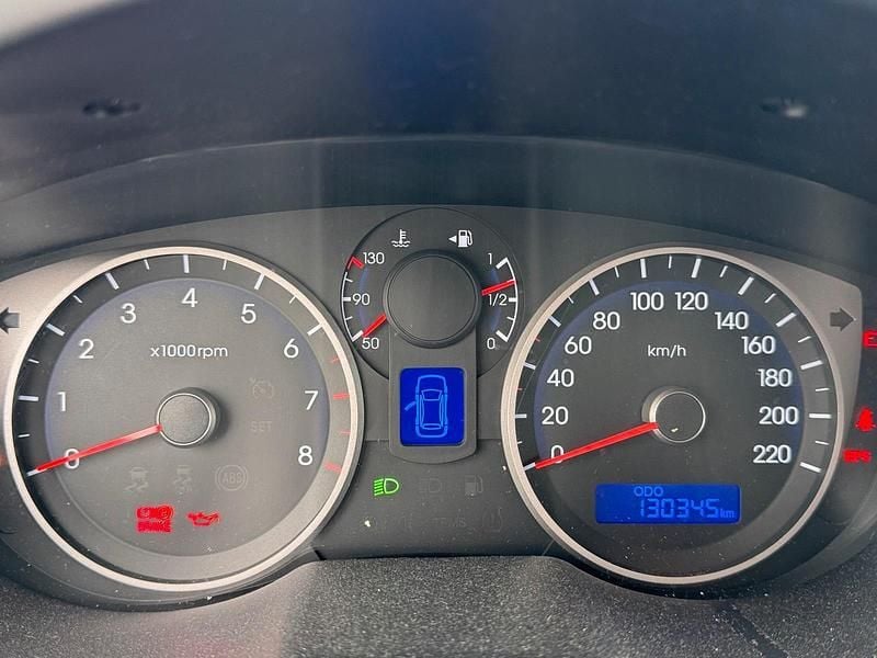 Silber Gebraucht 2012 Hyundai i20 Limousine | 3.500 € (Fairer Preis) - Bild 1/4