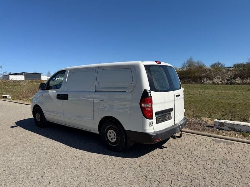 Gebraucht Hyundai H-1 116 PS (85 kW) 2011 Weiß Van / Kleinbus
