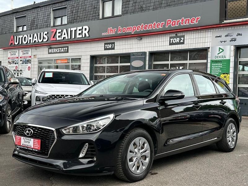 Schwarz Gebraucht 2018 Hyundai i30 Select Kombi | 10.750 € (Fairer Preis) - Bild 1/4