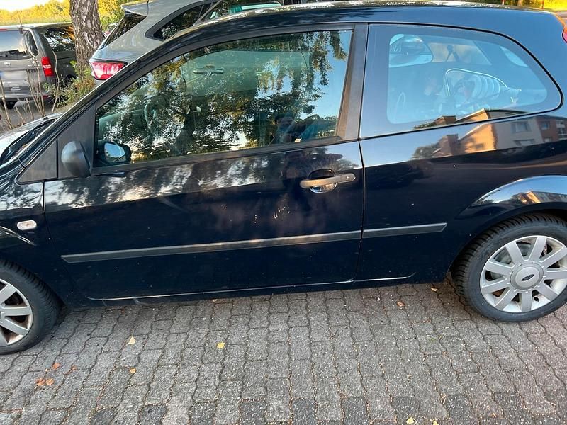 Gebraucht Ford Fiesta 60 PS (44 kW) 2005 Blau Kleinwagen