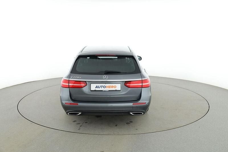 Gebraucht Mercedes E220 Avantgarde 194 PS (142 kW) 2019 Grau Kombi