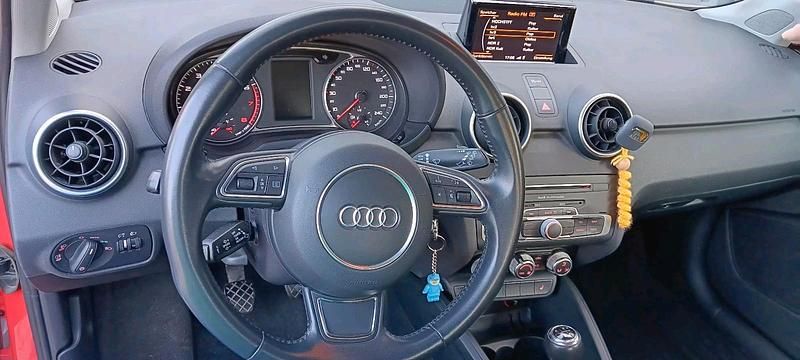 Gebraucht Audi A1 Sportback 95 PS (69 kW) 2015 Rot Kleinwagen