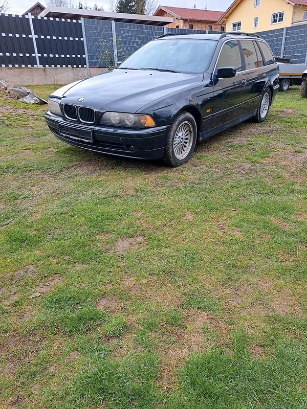 Gebraucht BMW 525 163 PS (119 kW) 2003 Schwarz Kombi