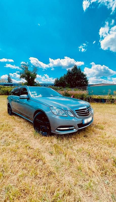 Gebraucht Mercedes E350 265 PS (194 kW) 2010 Silber Kombi