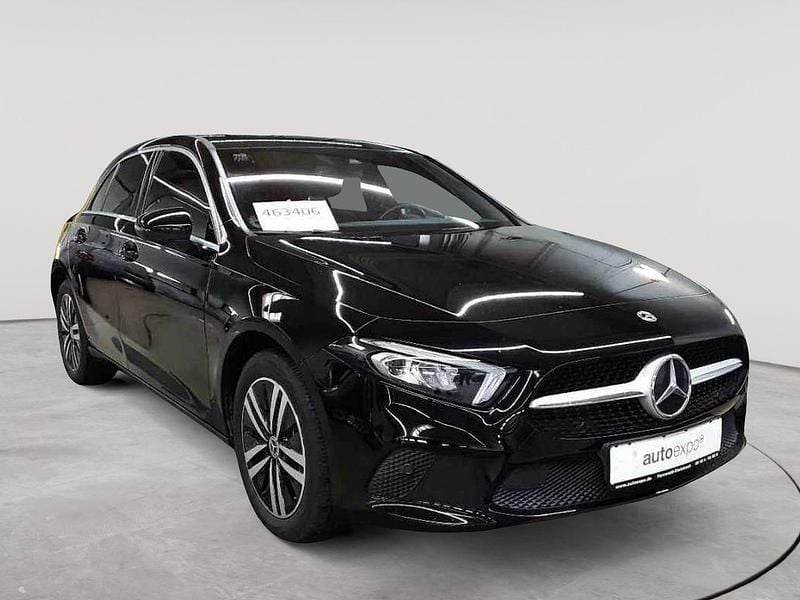 Nachtschwarz Gebraucht 2021 Mercedes E250 Progressive Kombi | 20.590 € (Guter Preis) - Bild 1/4